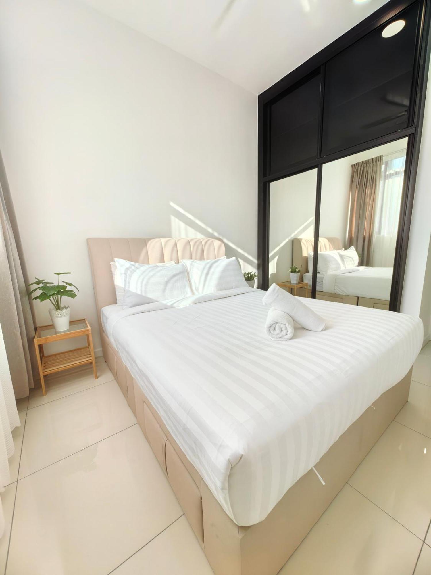 Chambers Klcc By Purple Orchid Apartment
